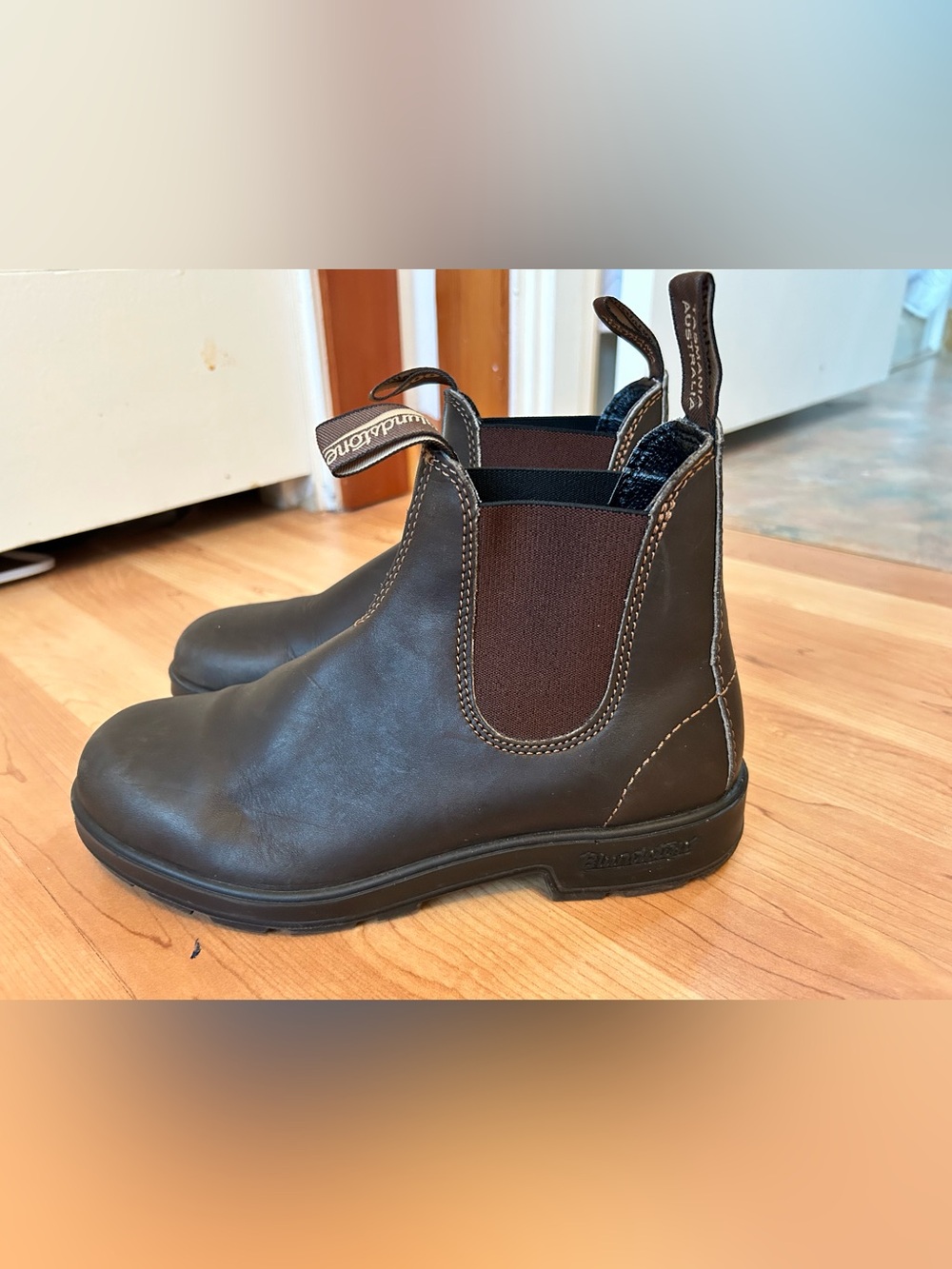 Blundstone Women’s Chukka Boots in Dark Brown